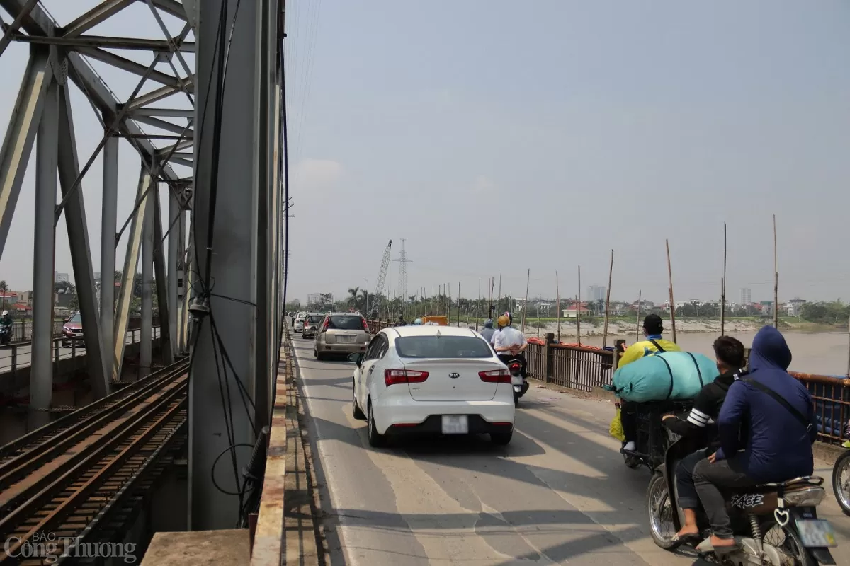 Cận cảnh cầu Đuống sau khi khôi phục giao thông Cận cảnh cầu Đuống sau khi khôi phục giao thông