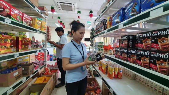 am long nguoi lao dong voi nhung chuong trinh mua hang viet gia uu dai