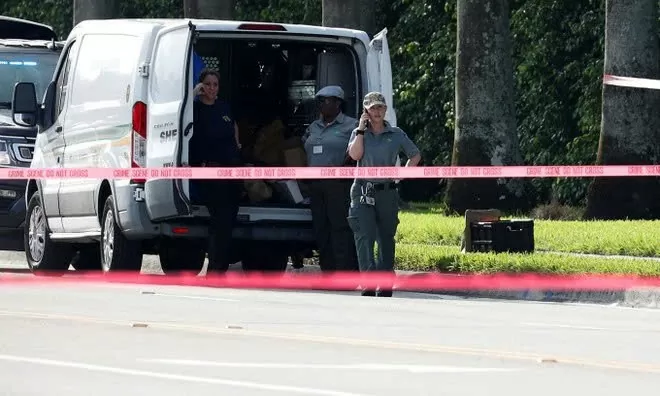 Cảnh sát gác bên ngoài sân golf của ông Donald Trump tại West Palm Beach, bang Florida, ngày 15/9. Ảnh: Reuters