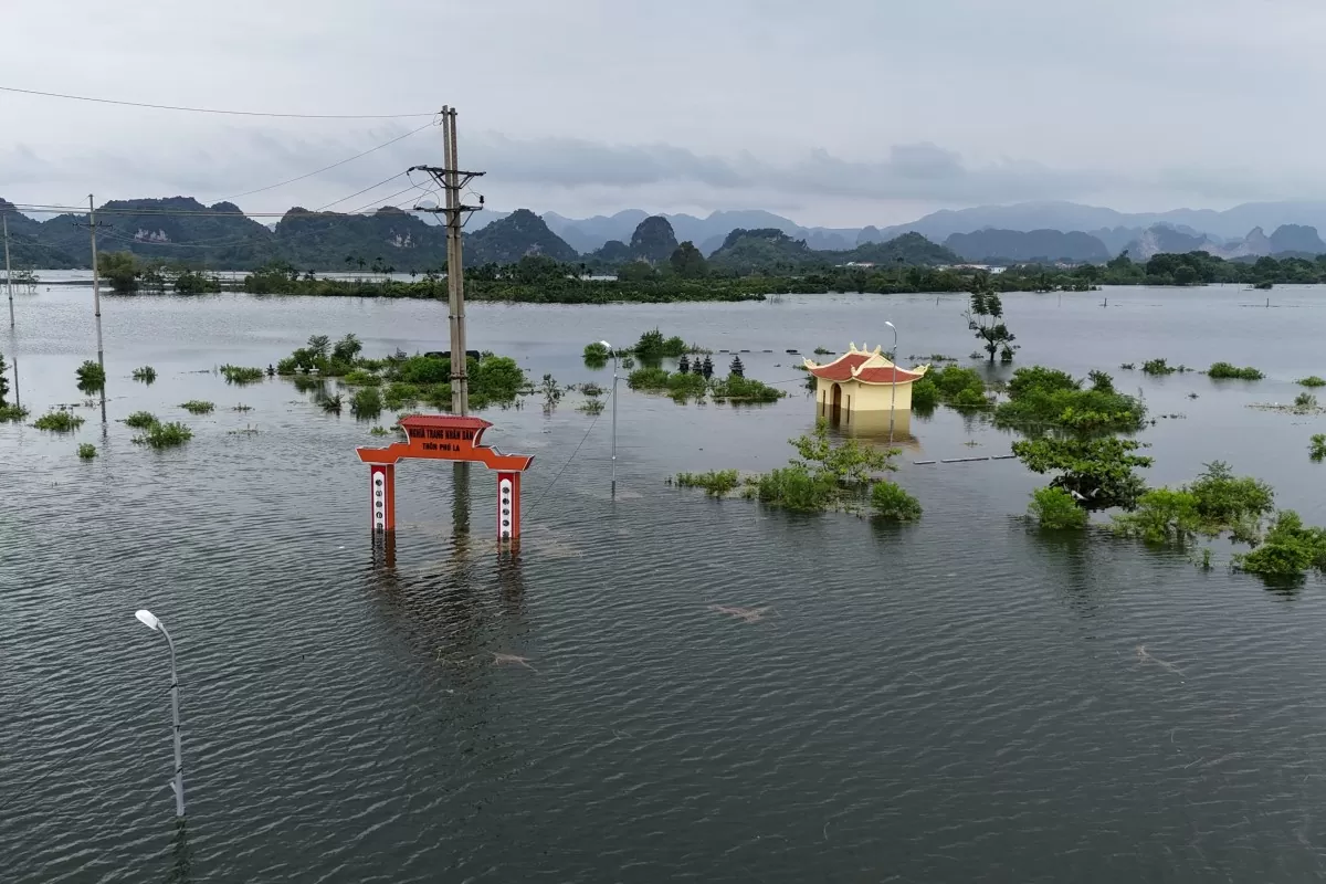 Hà Nội: Huyện Mỹ Đức vẫn chìm trong biển nước