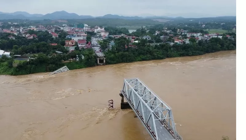 Thủ tướng yêu cầu khẩn trương nghiên cứu đầu tư xây dựng cầu Phong Châu mới