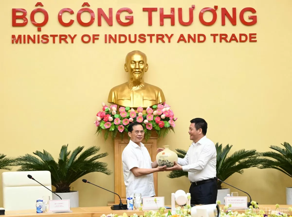 Phó Thủ tướng chúc Ngành Công Thương 'tâm vững, chí bền' hoàn thành thắng lợi mọi nhiệm vụ