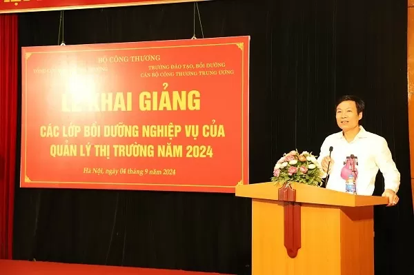 Nâng cao chất lượng chuyên môn cho cán bộ quản lý thị trường