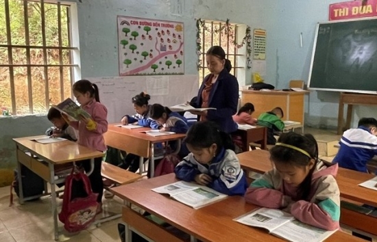 bo giao duc va dao tao ra soat dau tu nang cao chat luong giao duc dan toc thieu so