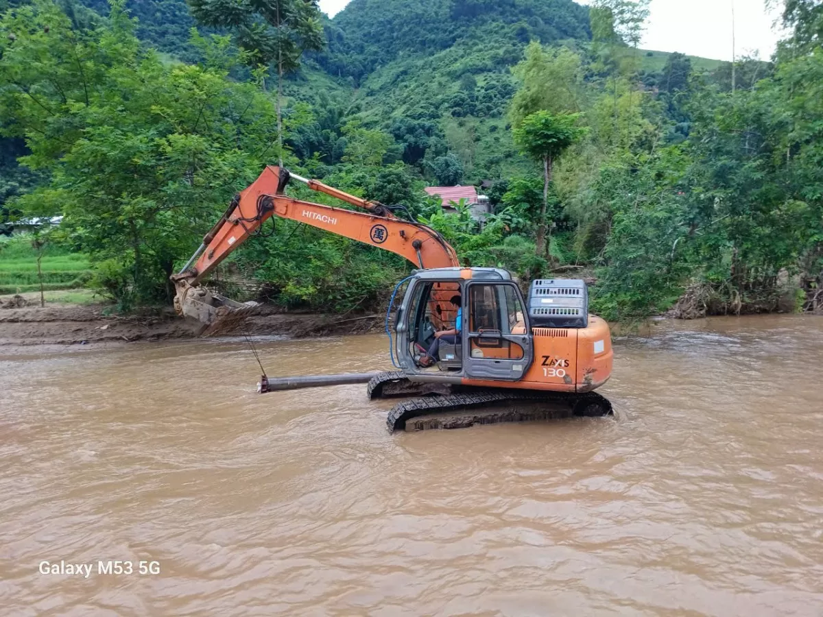 Điện lực khu vực Sông Mã - Sốp Cộp: Xuyên đêm cấp điện trở lại cho 715 khách hàng