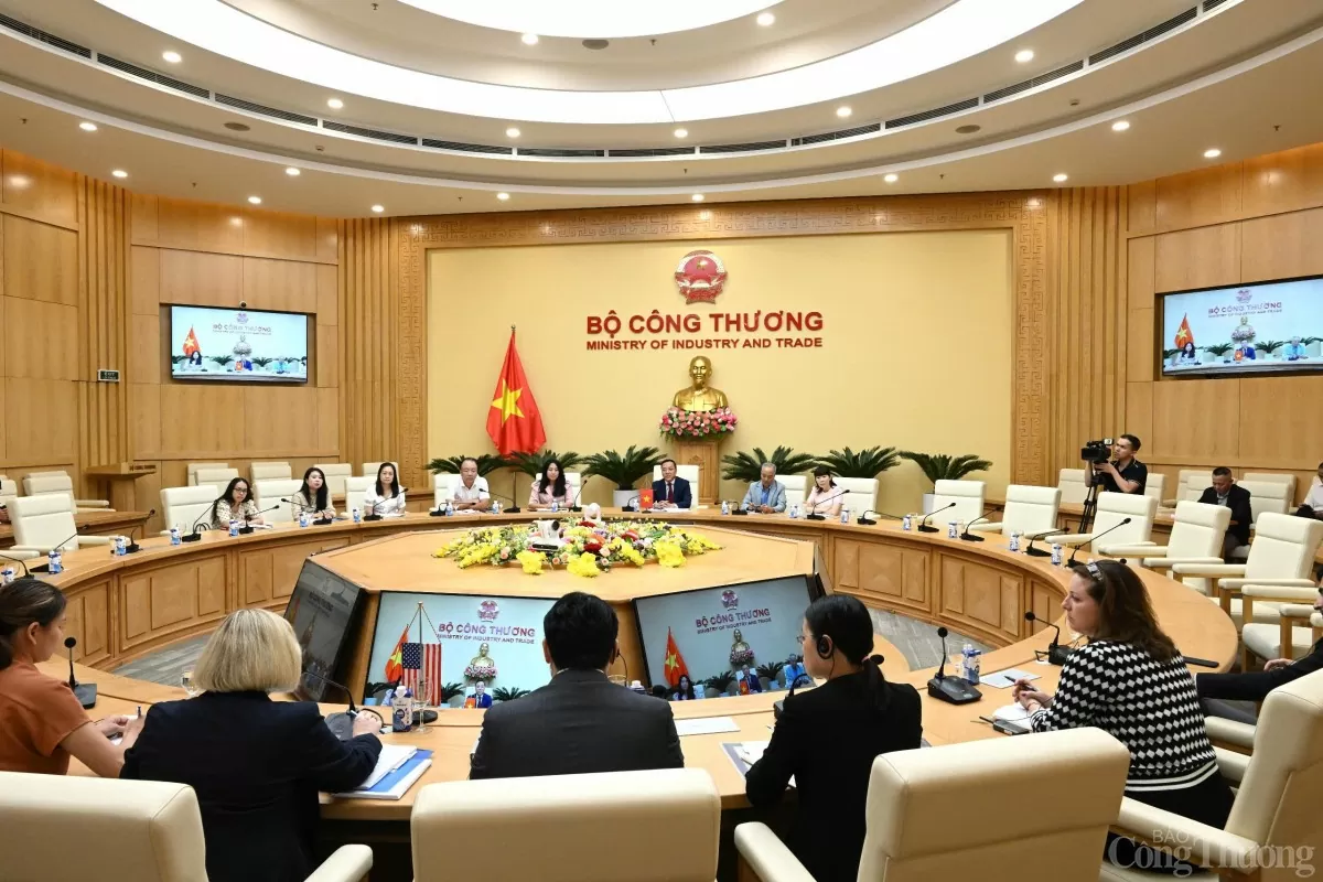 Thứ trưởng Nguyễn Hoàng Long tiếp Trợ lý Trưởng Đại diện Thương mại Hoa Kỳ (USTR)