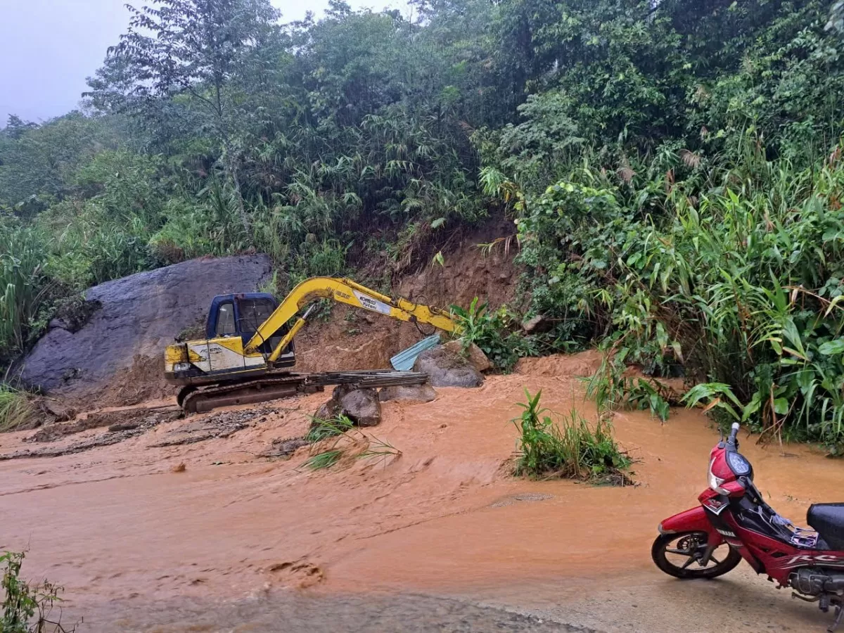 Nguy cơ sạt lở, Quảng Nam di dời khẩn cấp 51 hộ dân ngay trong đêm