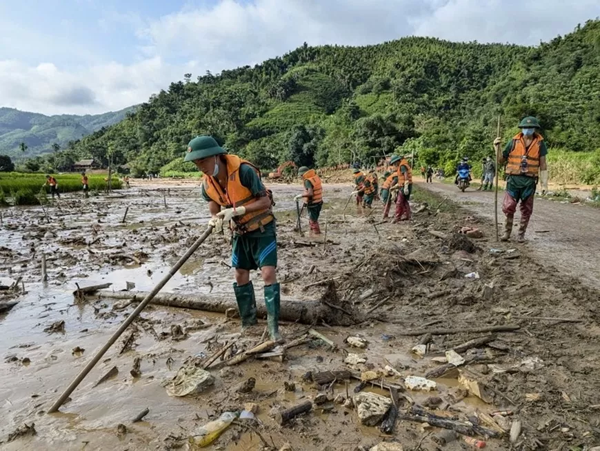 Ấm tình quân dân sau câu chuyện binh nhì Trung đoàn 98 bật khóc khi rời Làng Nủ