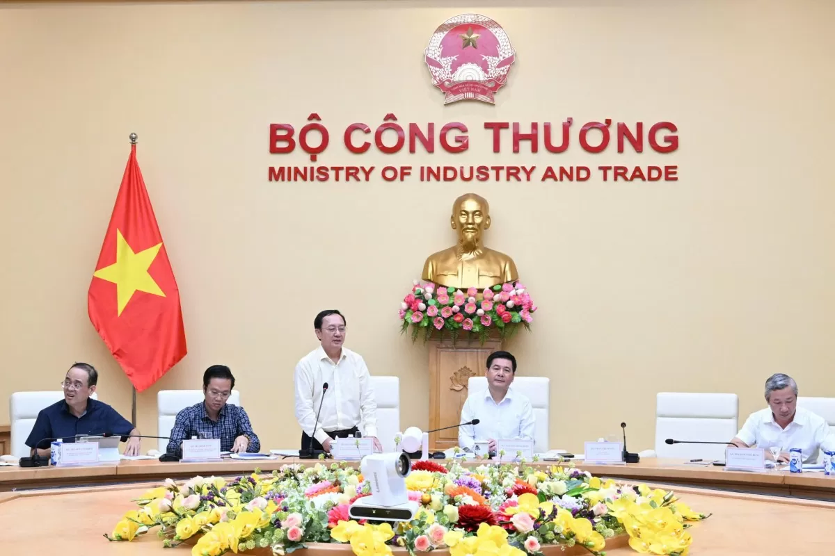 Bộ Công Thương làm việc với Bộ Khoa học Công nghệ về các tiêu chuẩn, quy chuẩn trạm sạc xe điện