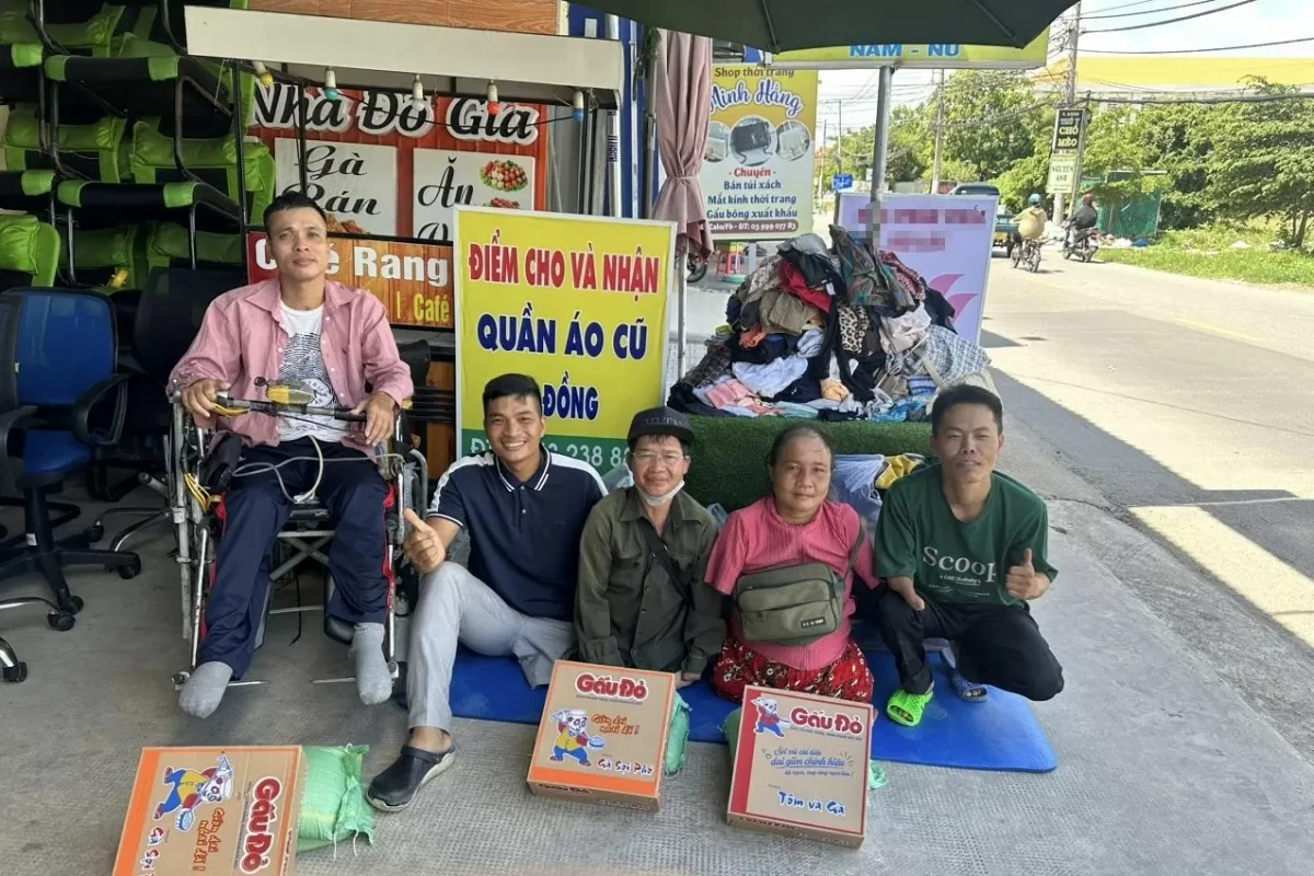 Chân dung chàng trai một chân làm thiện nguyện tại Làng Nủ, Lào Cai