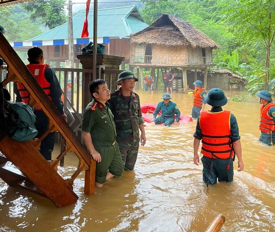 thanh hoa di doi nguoi dan ra khoi khu vuc nguy co sat lo len phuong an ung pho vung ap thap
