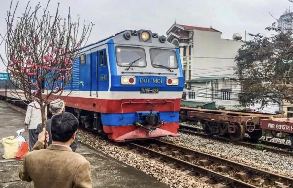 Vé tàu Tết 2025: Ngành đường sắt không bán ghế phụ và ghế chuyển đổi