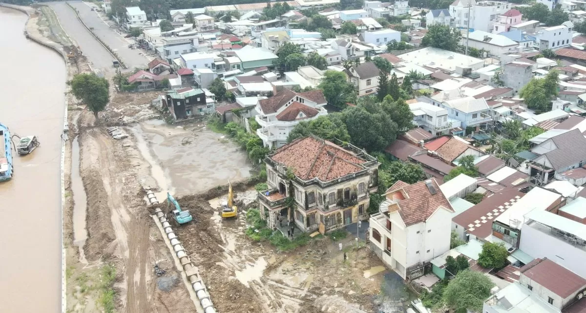 'Đau đầu' giải quyết ngôi biệt thự 100 tuổi đẹp nhất Đồng Nai