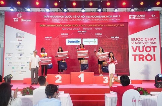giai marathon quoc te ha noi techcombank hanh trinh tinh than the thao kien dinh manh me