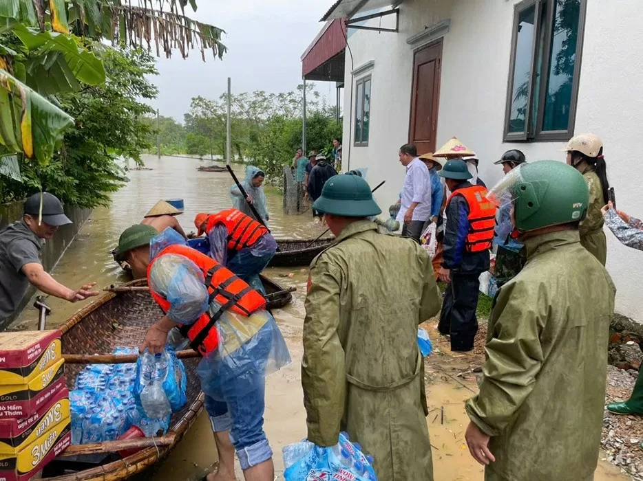 Hàng nghìn hộ dân ở thành phố Thanh Hóa bị ngập trong nước lũ