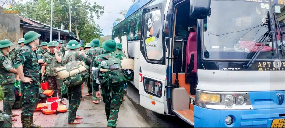 Chùa Ba Vàng 'tiếp' 3.000 lít nhiên liệu phục vụ công tác tìm kiếm cứu nạn sau bão Yagi