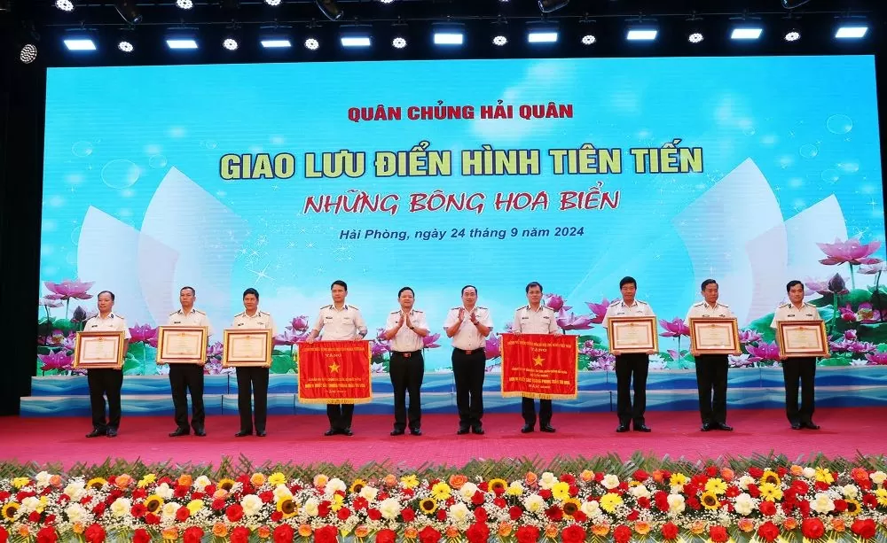 Bộ Tư lệnh Hải quân: Giao lưu điển hình tiên tiến 