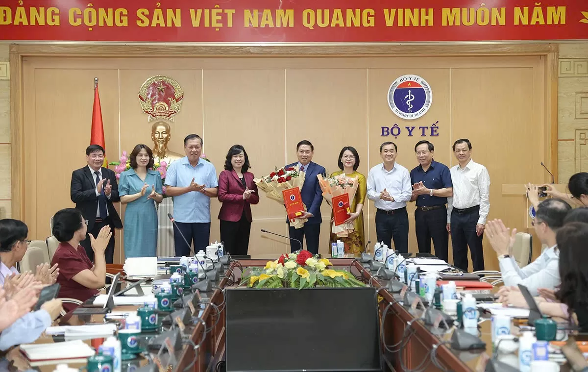 Bộ Y tế bổ nhiệm Chánh Văn phòng và Cục trưởng Cục An toàn thực phẩm