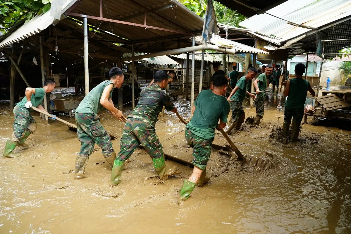 Hỗ trợ người dân khắc phục hậu quả sau bão lũ, khôi phục cuộc sống