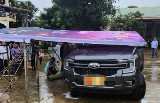 dak lak khoi to phu huynh lui xe ban tai khien be gai lop 2 tu vong