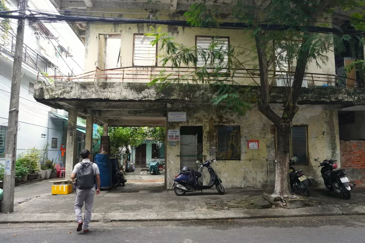 6 nhà ở tập thể được đánh giá mức độ nguy hiểm cấp C, gồm: nhà số 24 Lê Đình Thám; nhà số K33/21 và K33B/12 Cao Thắng; nhà số 109 Thanh Thủy, nhà số 103 Nguyễn Tất Thành và nhà số K81 Hải Phòng 6 nhà ở tập thể được đánh giá mức độ nguy hiểm cấp C, gồm: nhà số 24 Lê Đình Thám; nhà số K33/21 và K33B/12 Cao Thắng; nhà số 109 Thanh Thủy, nhà số 103 Nguyễn Tất Thành và nhà số K81 Hải Phòng