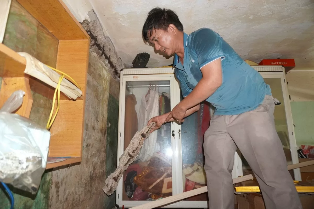 “Tôi mong muốn thành phố có thể nghiên cứu sửa chữa, hoặc lên kế hoạch giải tỏa để xây mới lại nhà”, Anh Huỳnh Minh Hoàng (46 tuổi, trú quận Hải Châu, TP. Đà Nẵng) kiến nghị “Tôi mong muốn thành phố có thể nghiên cứu sửa chữa, hoặc lên kế hoạch giải tỏa để xây mới lại nhà”, Anh Huỳnh Minh Hoàng (46 tuổi, trú quận Hải Châu, TP. Đà Nẵng) kiến nghị