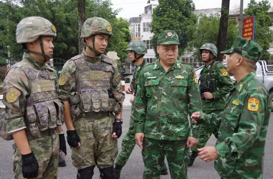 Lào Cai: Bộ đội biên phòng phối hợp các lực lượng của Trung Quốc tuần tra trên biên giới, cửa khẩu