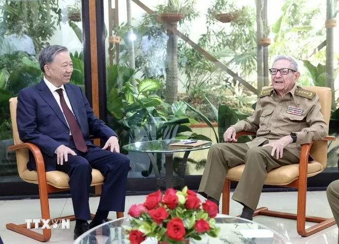 Tổng Bí thư, Chủ tịch nước Tô Lâm chào Lãnh tụ cách mạng, Đại tướng Raul Castro