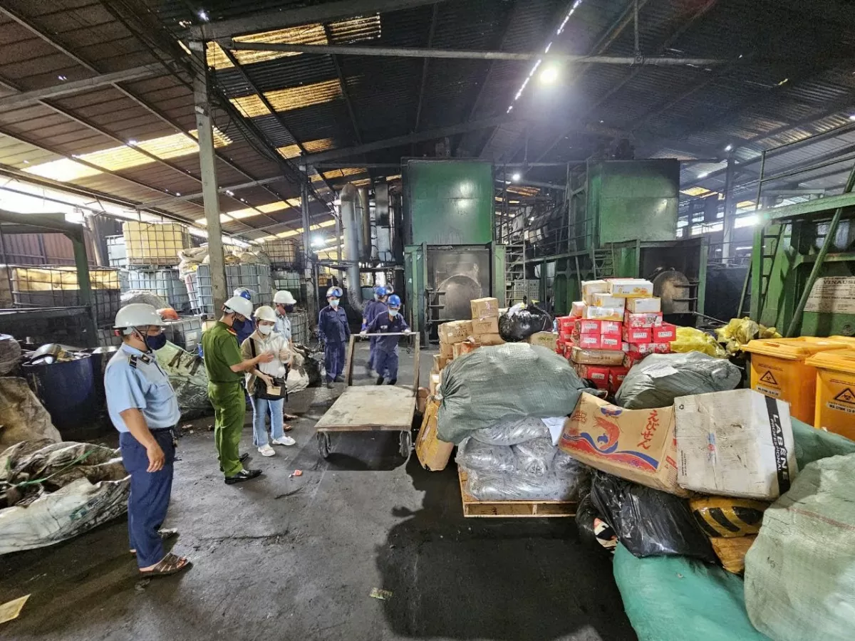 TP. Hồ Chí Minh: Tiêu hủy hơn 14.000 đơn vị sản phẩm hàng hóa nhập lậu