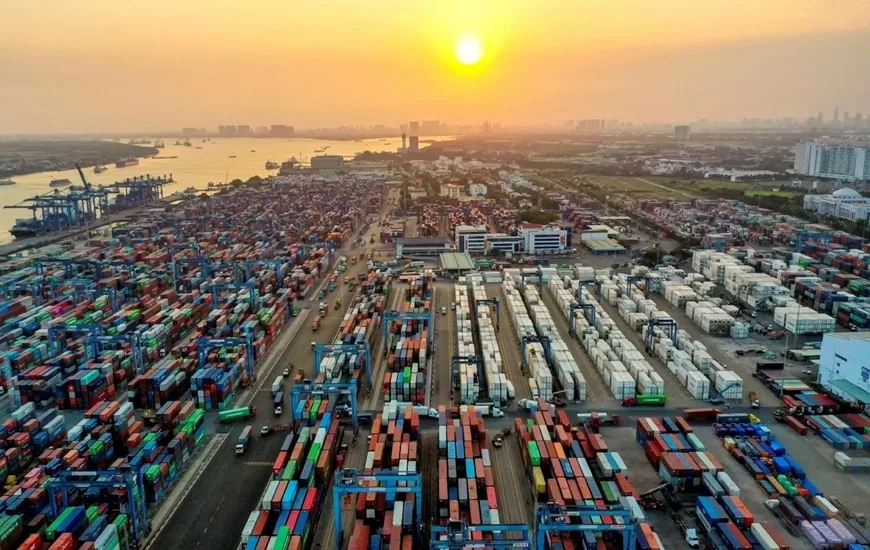 TP. Hồ Chí Minh: Tổng công ty Tân cảng Sài Gòn đề nghị di dời container tồn đọng