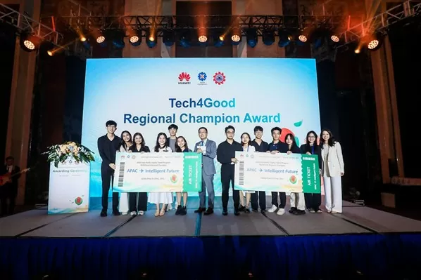 Sinh viên Việt Nam giành giải nhất tại Tech4Good châu Á - Thái Bình Dương