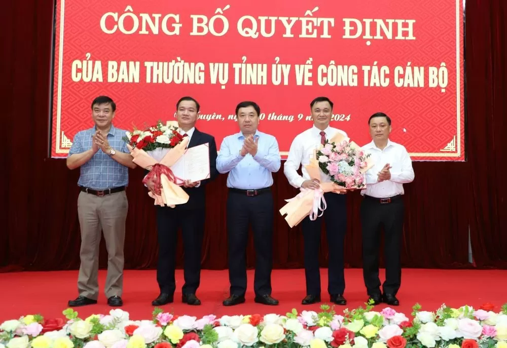 Hà Giang công bố quyết định điều động cán bộ, nhân sự