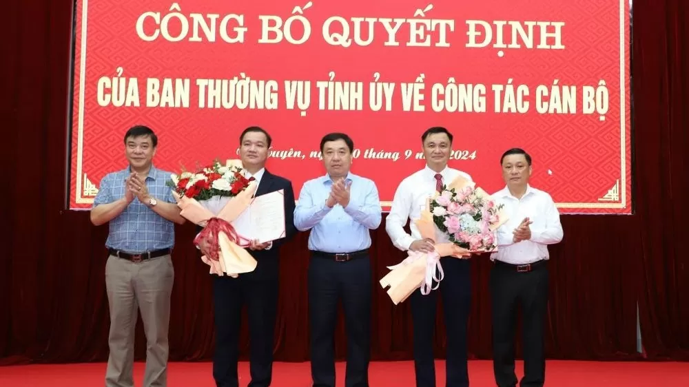 Hà Giang công bố quyết định điều động cán bộ, nhân sự