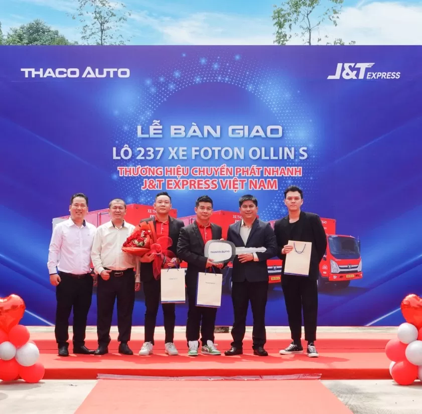 Thaco Auto bàn giao lô 237 xe tải Foton Ollin cho J&T Express Việt Nam