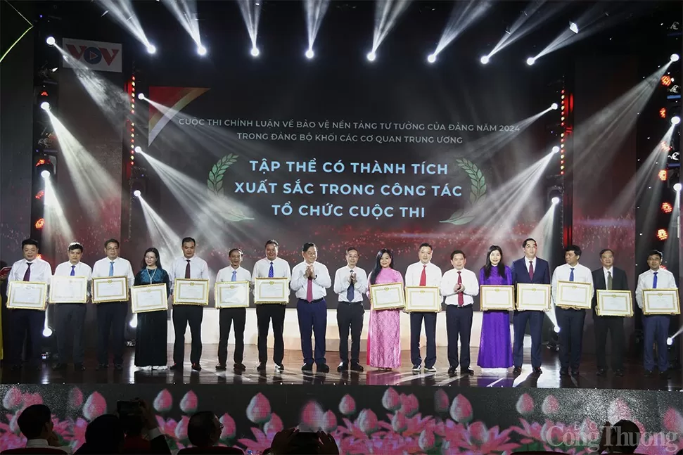 Chùm ảnh: Trao giải Cuộc thi về bảo vệ nền tảng tư tưởng của Đảng trong Khối các cơ quan Trung ương