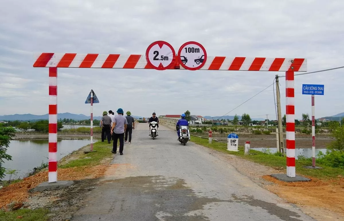 Quảng Bình: Kiểm tra hiện trạng cầu sông Thai có nguy cơ sập