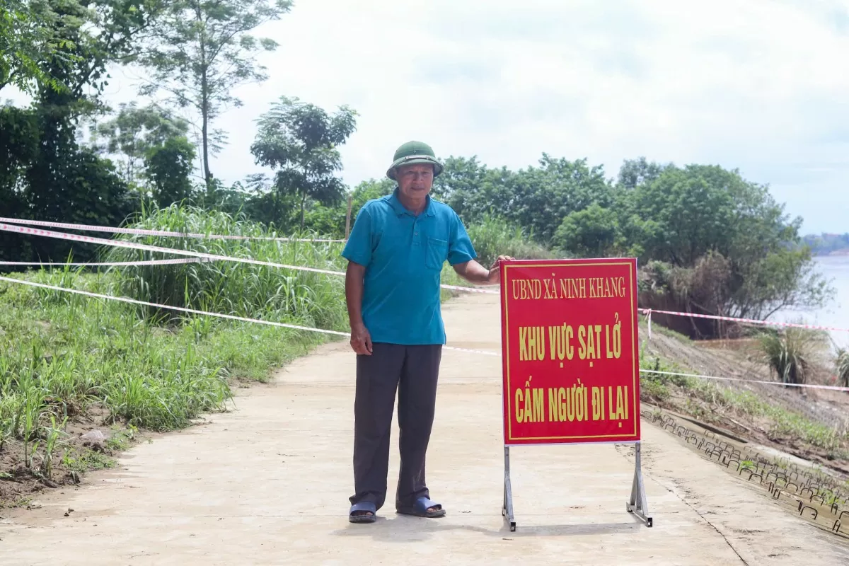 sạt lở đê