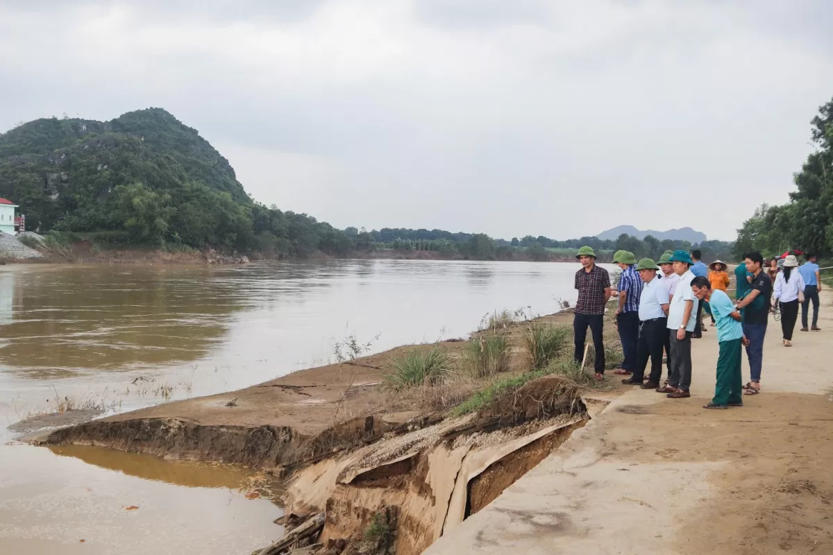 sạt lở đê