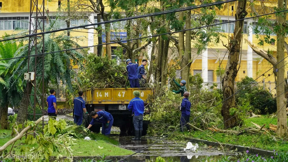 Than Mạo Khê: Làm sạch môi trường, đảm bảo sản xuất ổn định sau bão