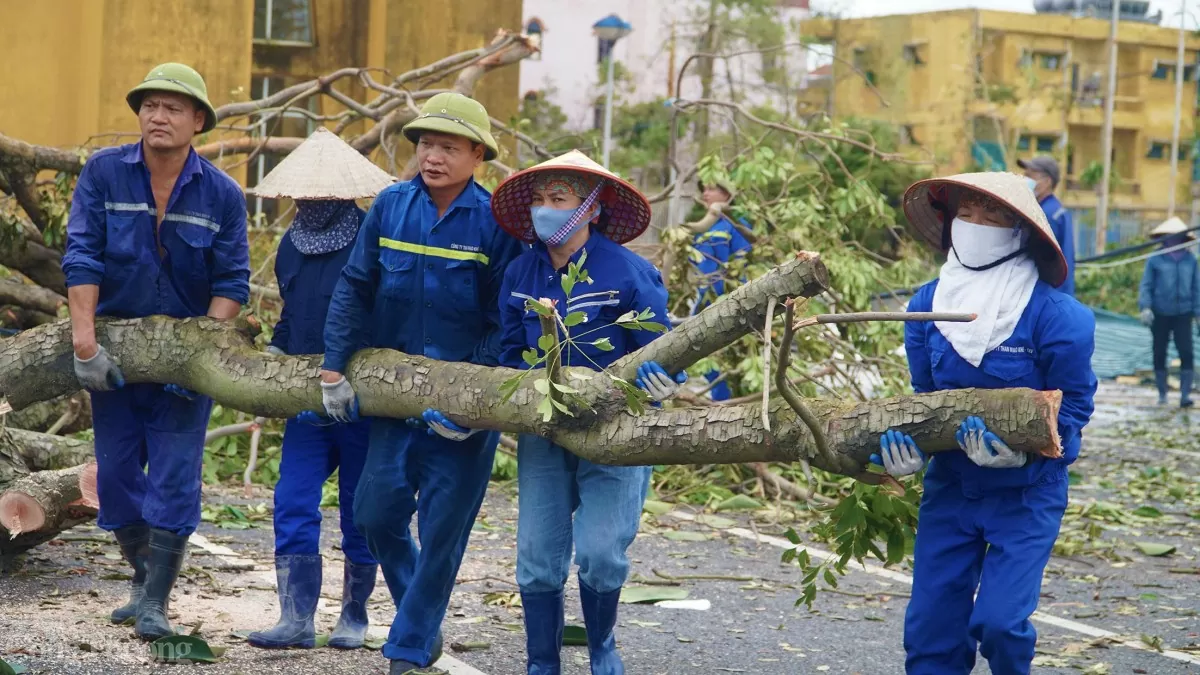 Than Mạo Khê: Làm sạch môi trường, đảm bảo sản xuất ổn định sau bão