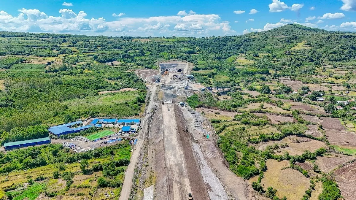 Chân dung những công nhân tạc nên hình hài hầm Tuy An