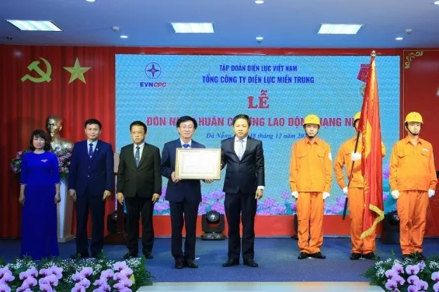 Tổng công ty Điện lực miền Trung đón nhận Huân chương Lao động hạng Nhất (lần 2) năm 2020