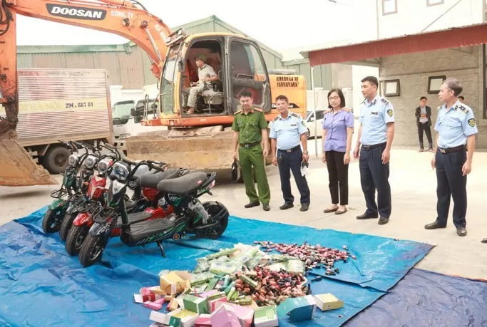 Thái Bình: Tiêu hủy trên 40.000 sản phẩm tang vật vi phạm hành chính, trị giá 237 triệu đồng