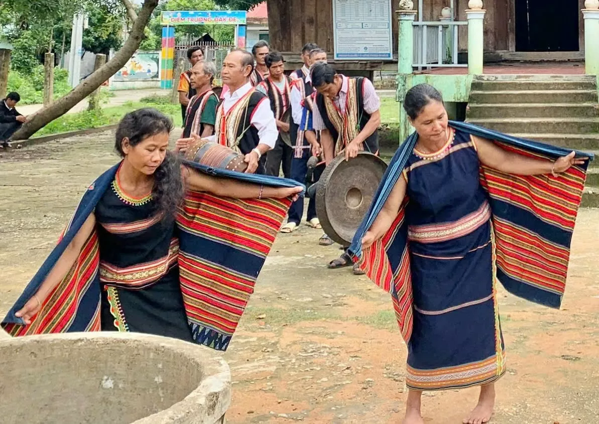 Múa chiêu - nét văn hoá đặc sắc của người Hà Lăng ở Kon Tum