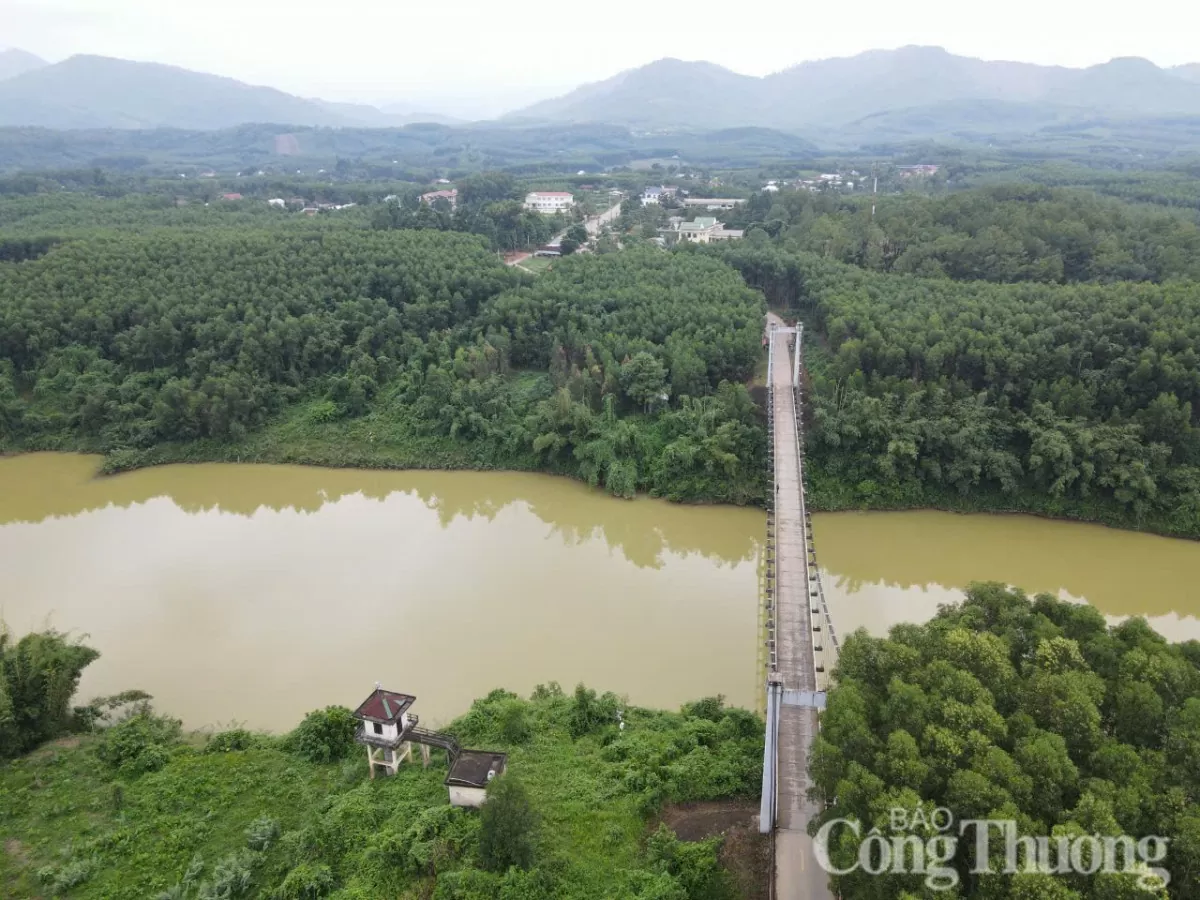 Thừa Thiên Huế: Thuỷ điện Bình Điền giảm lưu lượng vận hành để cứu hộ vụ tai nạn ở cầu Bình Thành