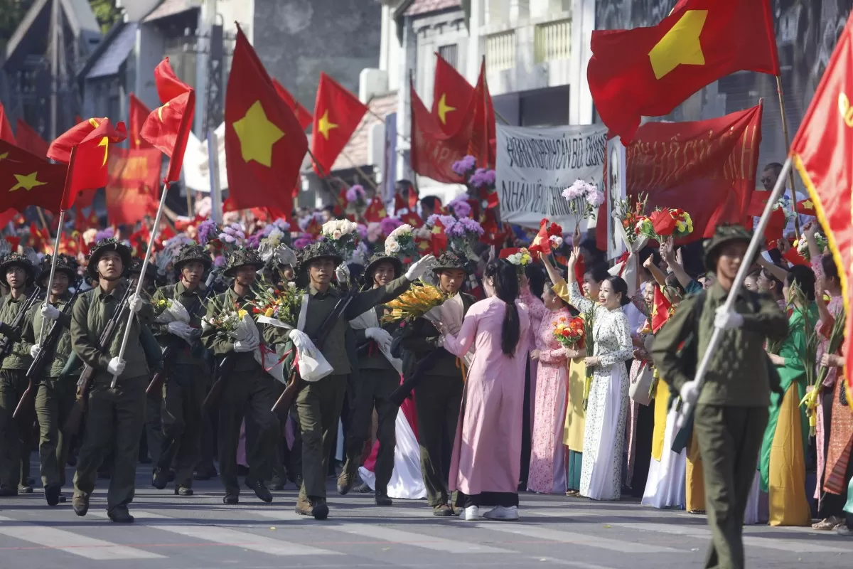 'Ngày hội Văn hoá vì hoà bình': Nơi tái hiện những ký ức hào hùng của Thủ đô Hà Nội