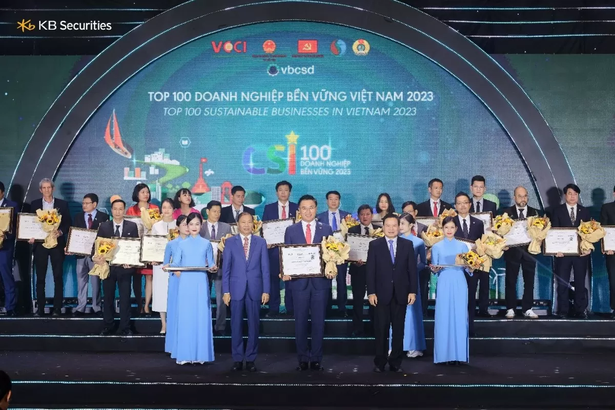 Chứng khoán KB Việt Nam nhận giải Top 100 doanh nghiệp bền vững CSI 2023