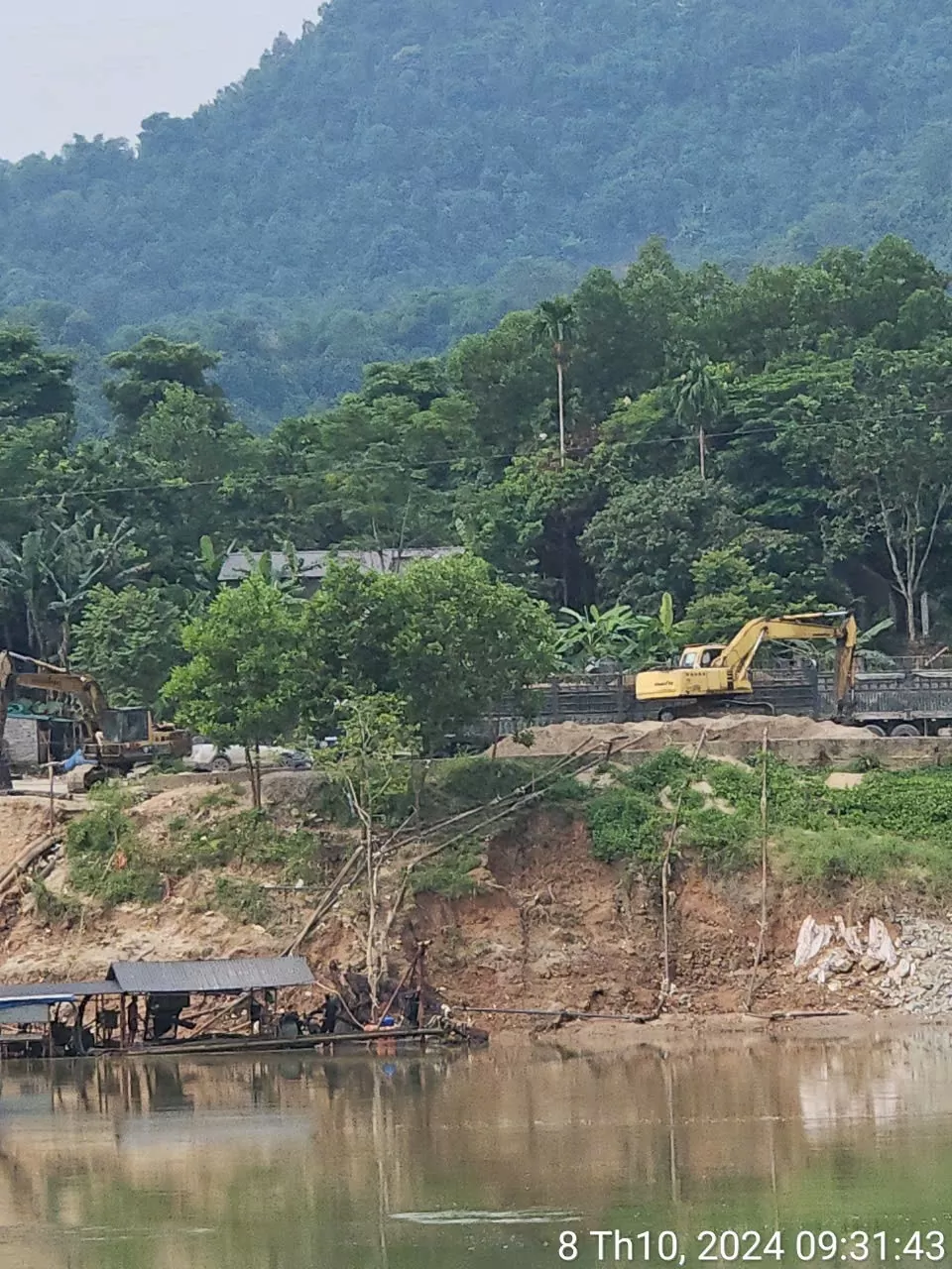 Hà Giang: Nhức nhối nạn khai thác, buôn bán trái phép cát sỏi tại Bắc Quang