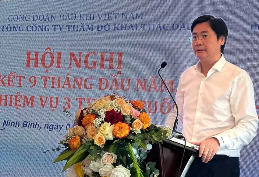 Đồng chí Nguyễn Mạnh Kha - Ủy viên Ban Chấp hành Tổng Liên đoàn Lao động Việt Nam, Phó Chủ tịch Công đoàn Dầu khí Việt Nam phát biểu chỉ đạo tại Hội nghị