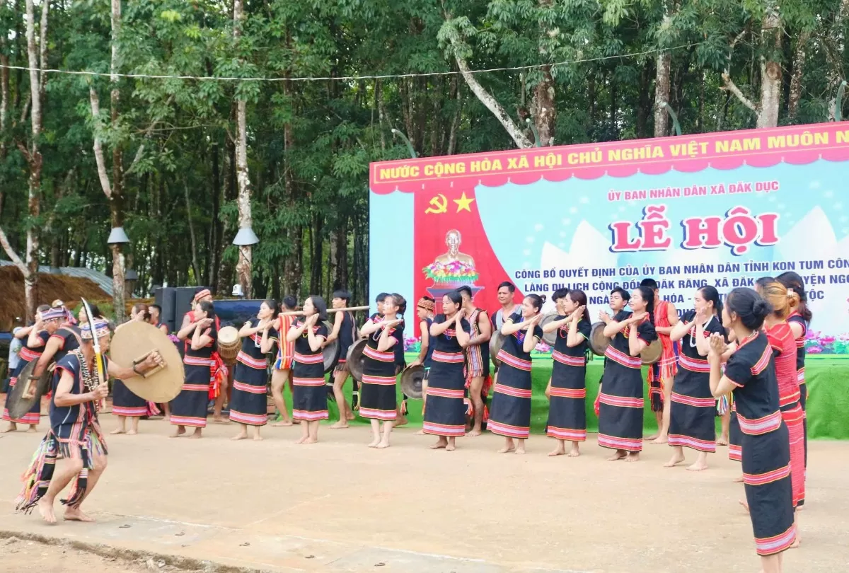 Kon Tum: Nét đẹp văn hóa đặc trưng trong trang phục truyền thống của người Gié - Triêng